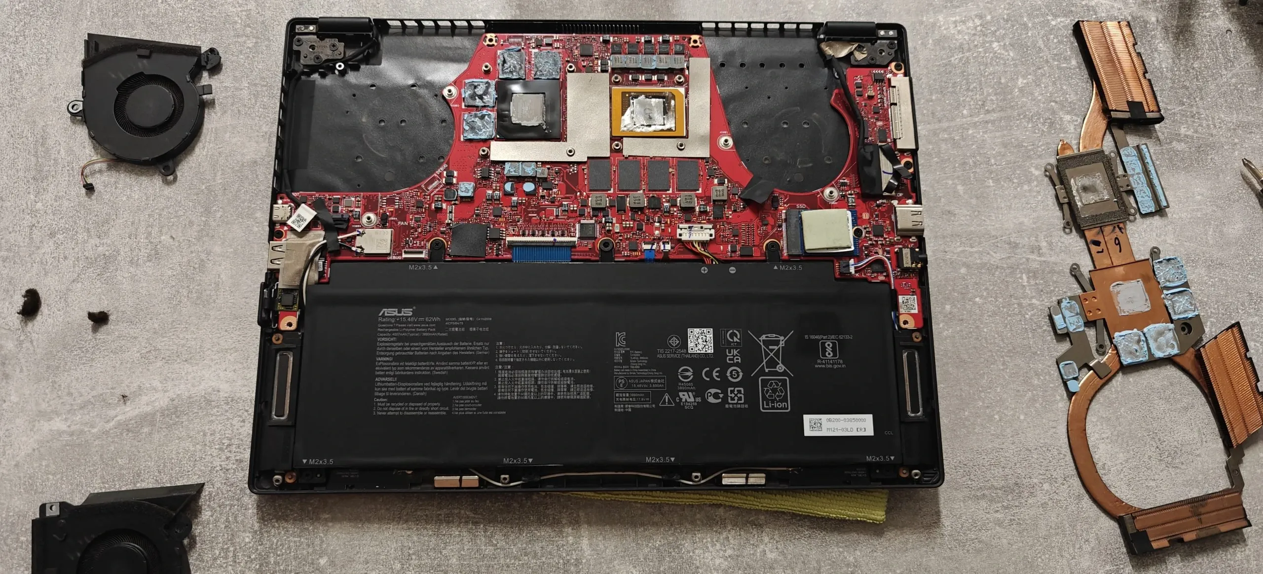 Reparație ventilatoare răcire București - curățare lubrifiere laptop desktop MIRO Soft