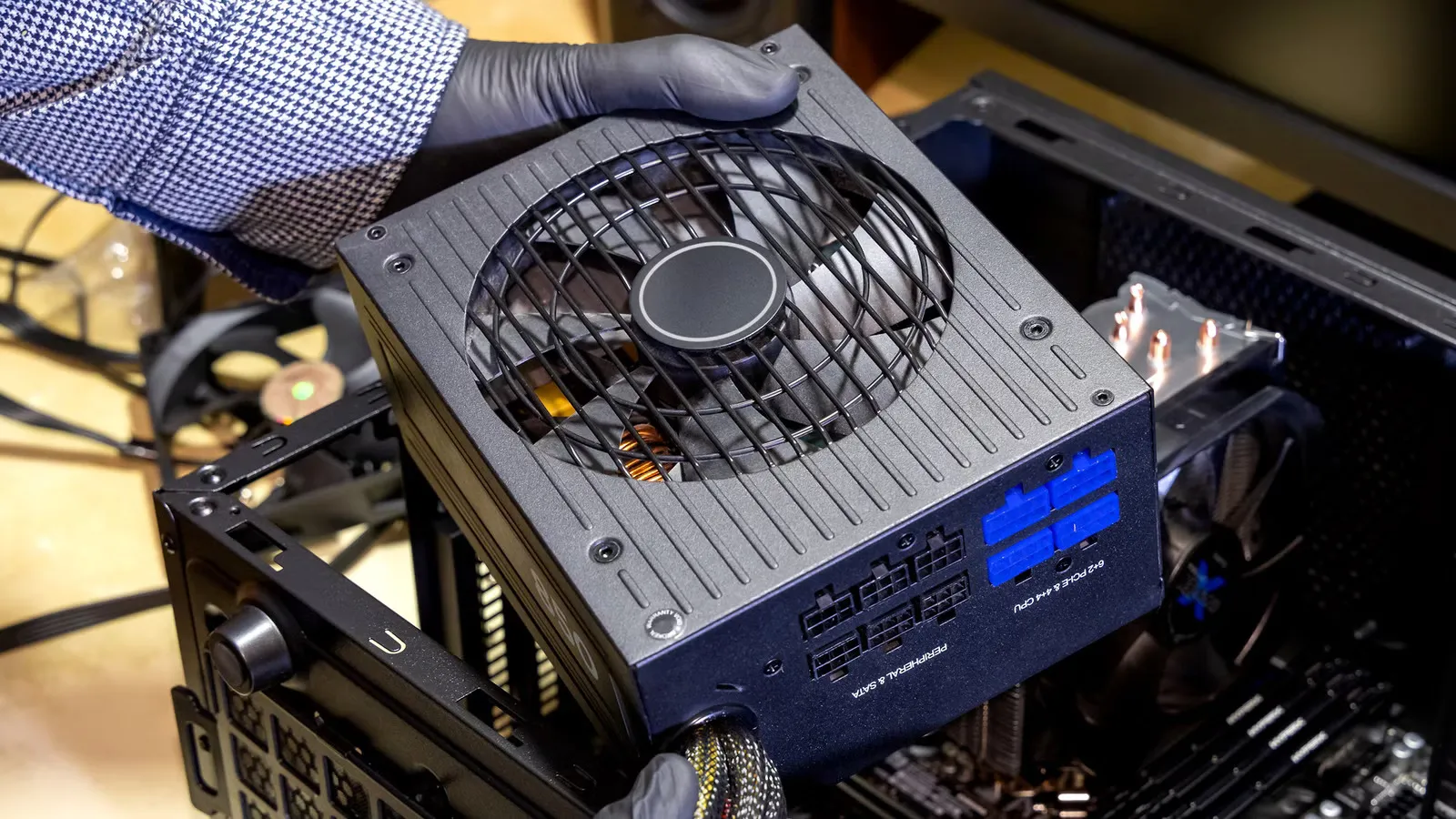 Înlocuire sursă PC PSU București - instalare modular cable management MIRO Soft